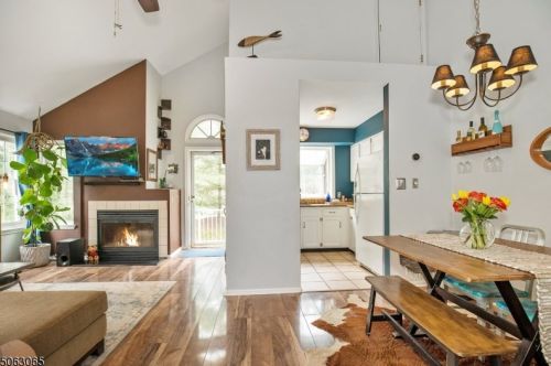 22 Birchwood Rd, Bedminster NJ  07921-1910 exterior