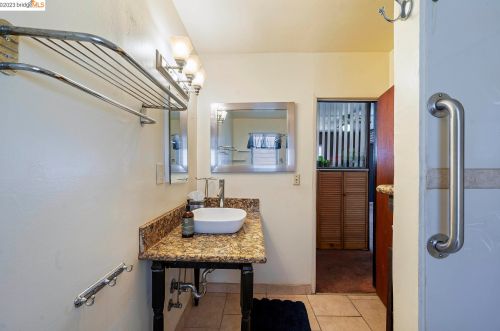 2752 Mabel St, Berkeley CA 94702-2461 exterior