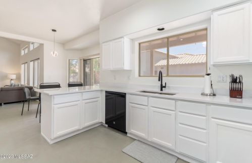 6851 Kern Dr, Tucson AZ  85743-1027 exterior