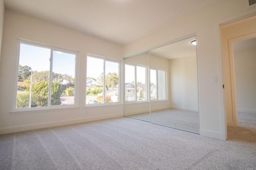 1527 Linda Sue Ln, Encinitas CA  92024-2424 exterior