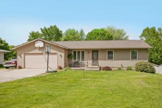 3282 Coral Ave, Twin View Heights, IA 52333-9374