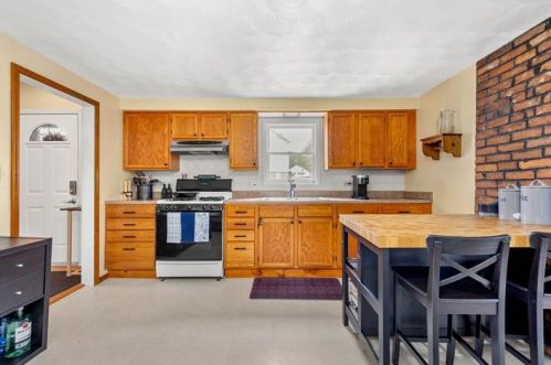 945 Santiago Rd, Imperial PA  15126-9104 exterior