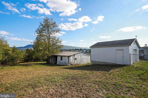 33456 Old Valley Pike, Strasburg VA  22657-3702 exterior