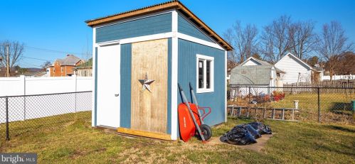 141 Funk St, Strasburg VA  22657-2403 exterior