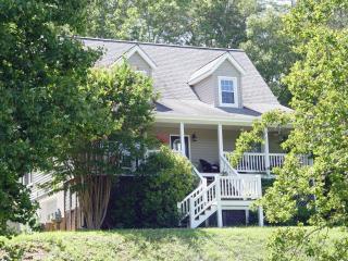 26 Foxwood Dr, Asheville, NC 28804-8763