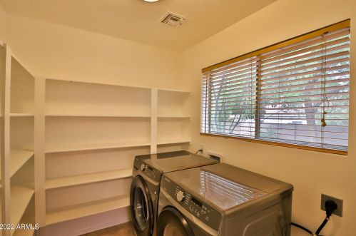 9017 11th Pl, Phoenix AZ  85042-7865 exterior