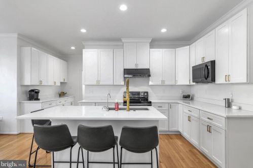 8908 Peoria Ct, Springfield, VA 22153-1650