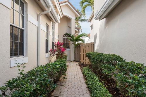 6627 25th Way, Boca Raton, FL 33496-2021