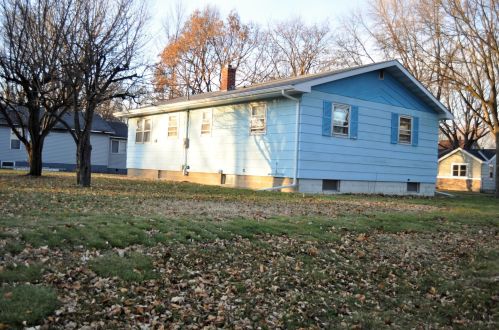 924 5th St, Montevideo, MN 56265-1333