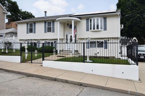 139 California Ave, Providence, RI 02905-4323