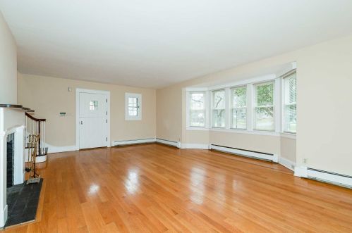 19 Loockerman Ave, Poughkeepsie NY 12601-5026 exterior