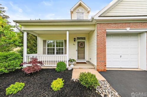 30 Holly House Dr, Helmetta, NJ 08828-1171