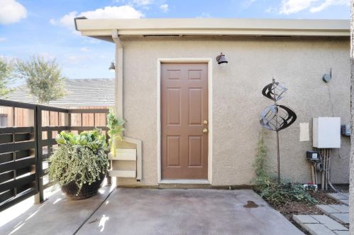 235 Meyenberg Ave, Ripon CA  95366-2921 exterior