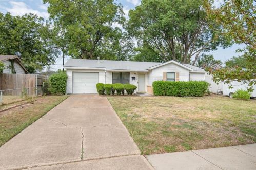 1903 Dennis St, Irving, TX 75062-4362