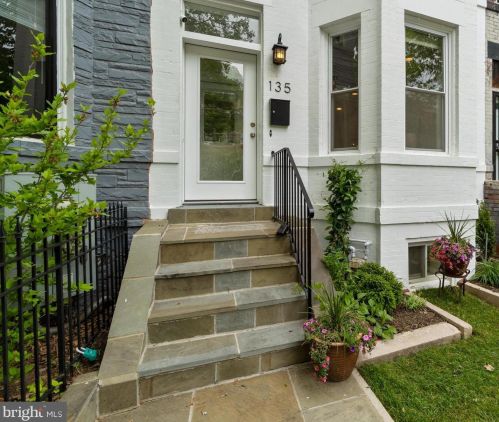 135 P St, Washington, DC 20001-1115