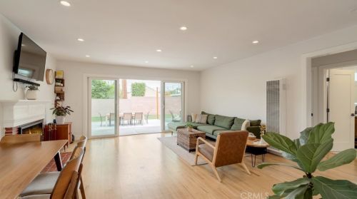 6035 Wardlow Rd, Long Beach, CA 90808-3844