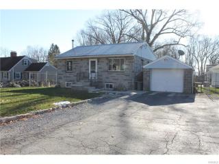 69 Chestnut Ln, Newburgh, NY 12550-2010
