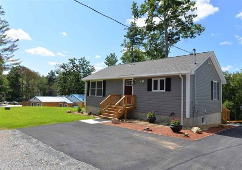 2 Dustin Dr, Raymond, NH 03077-1247