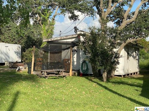 1513 Doughty St, Rockport, TX 78382-6718