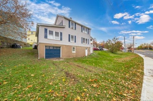 8 Webb Ln, Highland Falls, NY 10928-2301