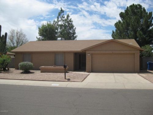 905 Shawnee Dr, Chandler, AZ 85225-2167