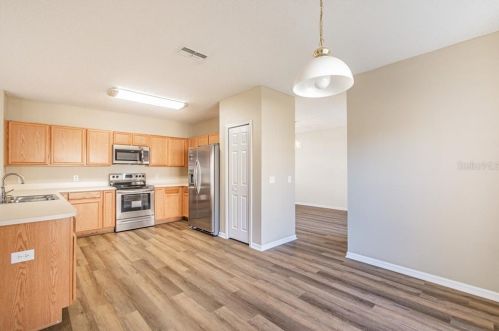 200 Albany Dr, Kissimmee FL 34758-2204 exterior