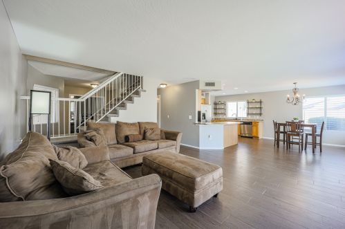 2439 Oxford Ct, Gilbert, AZ 85295-9016