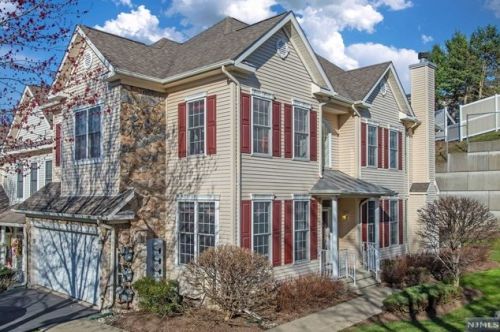 11 Rolling Views Dr, West Paterson, NJ 07424-2639