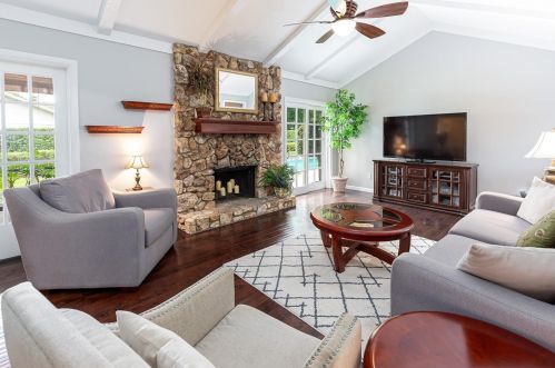 1610 King Arthur Cir, Maitland FL  32751-5818 exterior