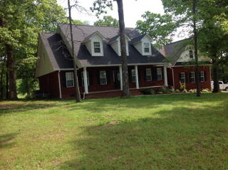 1777 Highway 423, Mc Kenzie, TN 38201-8445