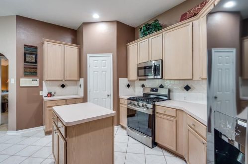 2423 Easterleaf Ct, Richmond TX 77406-1828 exterior