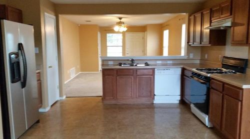 423 Quarter Ave, Creedmoor, TX 78610-4958