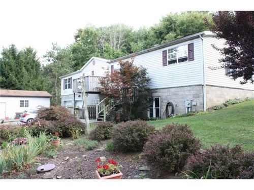 503 Foxwood Rd, Wampum, PA 16157-2411