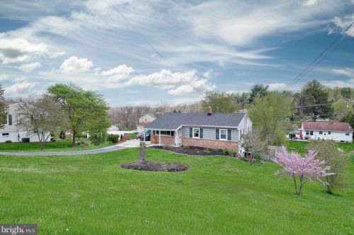 7841 Dewey Dr, Harrisburg, PA 17112-9776