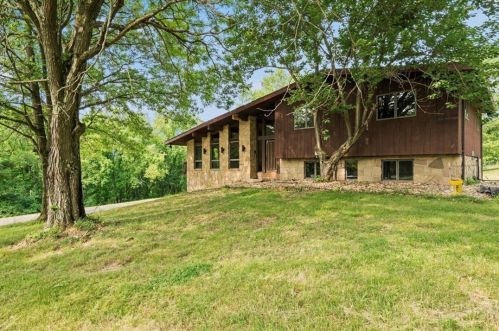 378 Dutch Rd, Harmony, PA 16037-8901