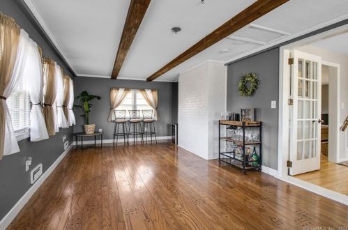 11 Peter Parley Row, Kensington CT  06037-3123 exterior