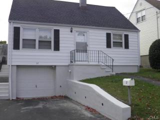 37 Hazel St, Fairfield, CT 06825-4205