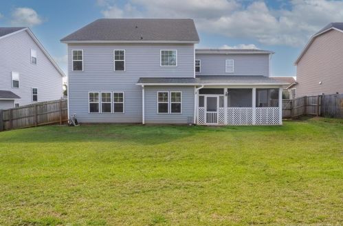 812 Ronald Reagan Dr, Fayetteville, NC 28311-1678
