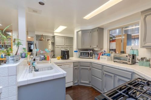 458 Lingard St, Lancaster CA 93535-3121 exterior