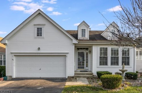 65 Kensington Cir, Belvidere NJ  07823-1715 exterior