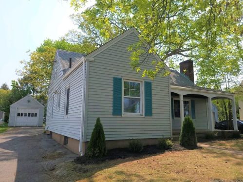 49 Norman St, Manchester CT  06040-6113 exterior