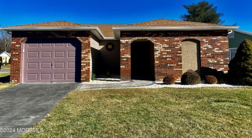 113 Everest Dr, Bricktown, NJ 08724-2027