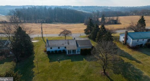 355 Manor Rd, Red Lion, PA 17356-8748