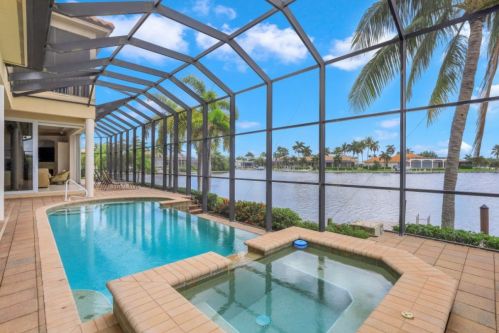 196 Starfish Ct, Marco Island FL  34145-4730 exterior