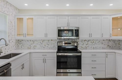 300 Georgetown Blvd, Naples, FL 34112-0221