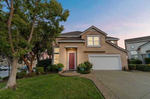 3207 Lakemore Ct, San Jose, CA 95148-3833