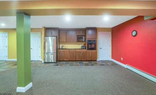 6 Natale Dr, Sparta NJ  07871-3034 exterior