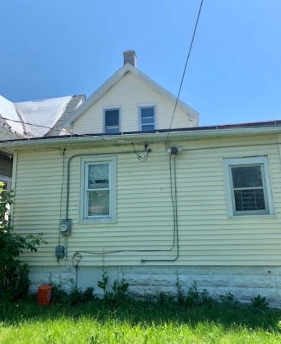 3243 21 St, Milwaukee WI 53215-4451 exterior