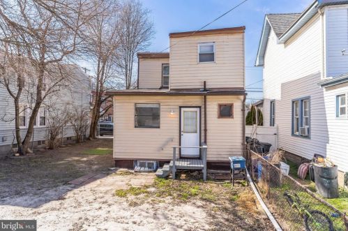 212 Broadway, Gloucester NJ  08030-1103 exterior