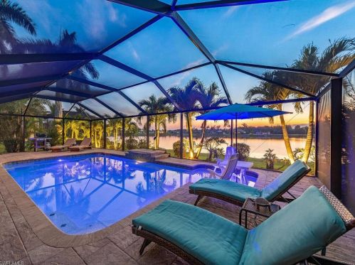 18013 Royal Tree Pkwy, Naples FL  34114-8941 exterior